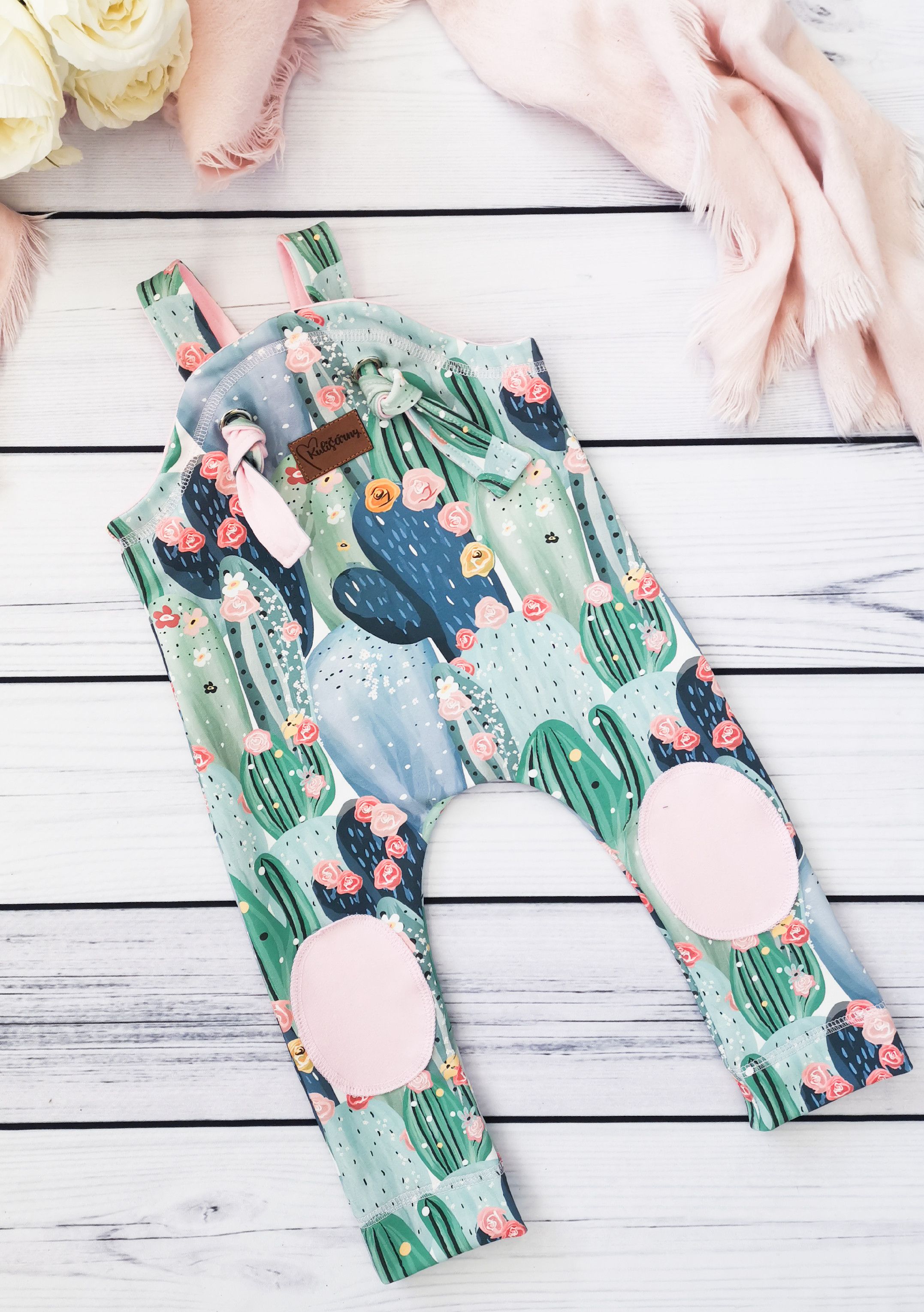Kulišárny (handmade) Laclové tepláčky se záplátou ,,Cactus,, VELIKOST: 56