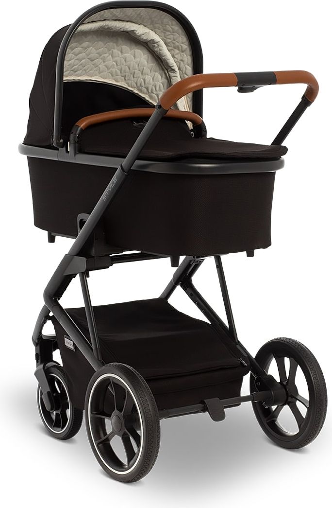 Moon Kočárek STYLE Black 2020 - obrázek 1