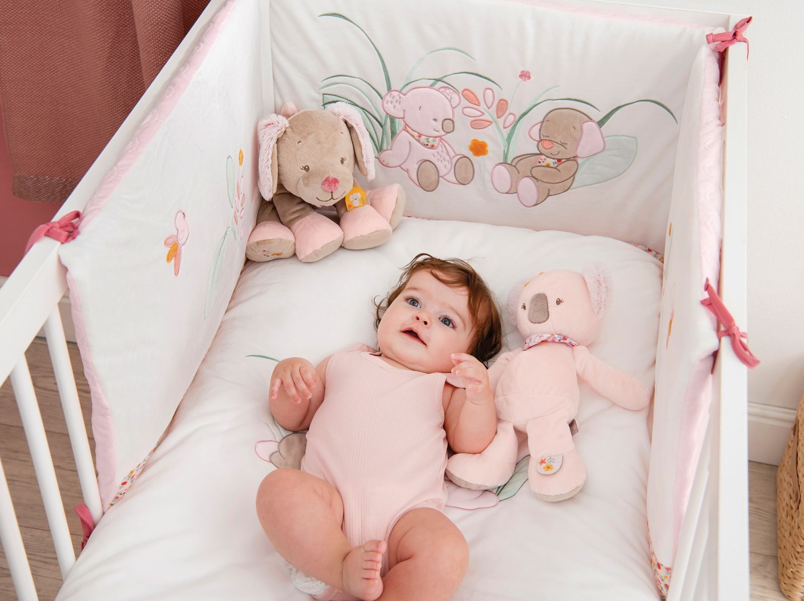 Nattou Hračka plyšová hrkací koala Iris IL 18 cm růžová - obrázek 4