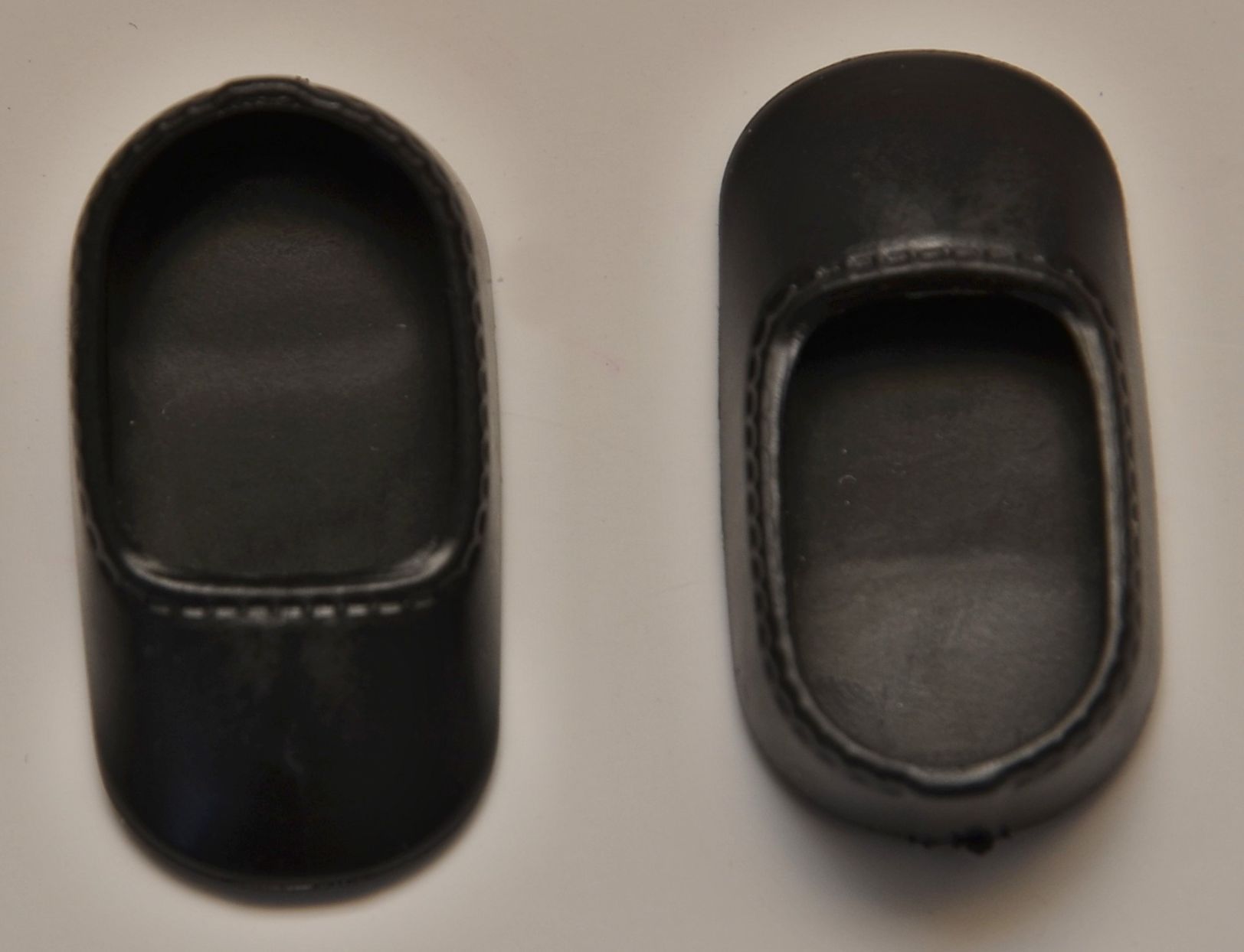 Černé střevíčky na panenky 21 cm - obrázek 1