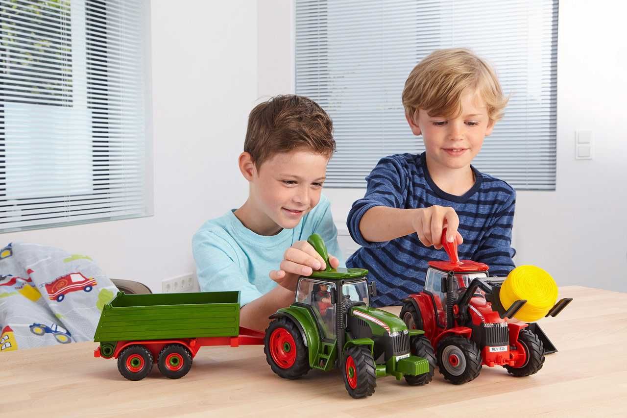 REVELL Junior Kit traktor 00817 - Tractor & Trailer incl. figure (1:20) - obrázek 17
