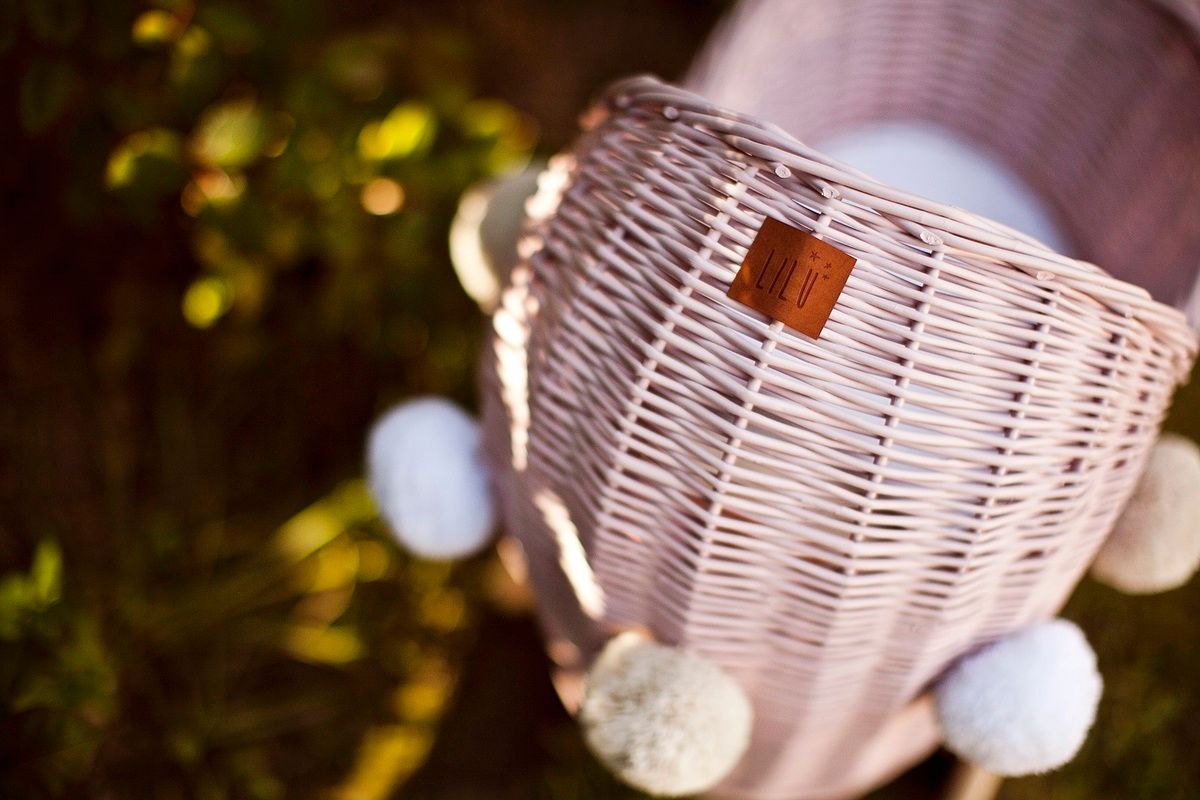 LILU Proutěný kočárek pro panenky bílá - obrázek 3