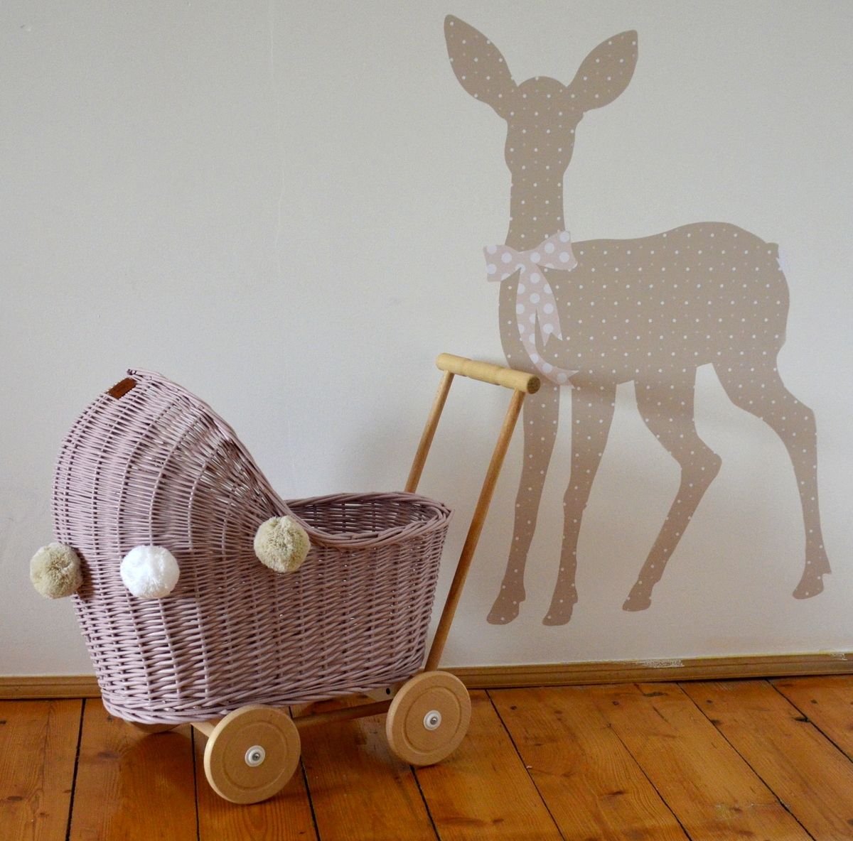 LILU Proutěný kočárek pro panenky bílá - obrázek 5