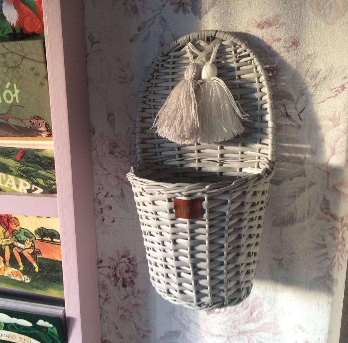 LILU Proutěný košík na stěnu LU - šedý - obrázek 1
