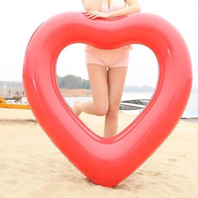 Nafukovací kruh ve tvaru srdce 120cm - červený - obrázek 1