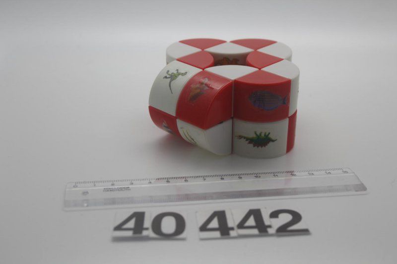 červený ala rubik had se zvířátky - obrázek 1