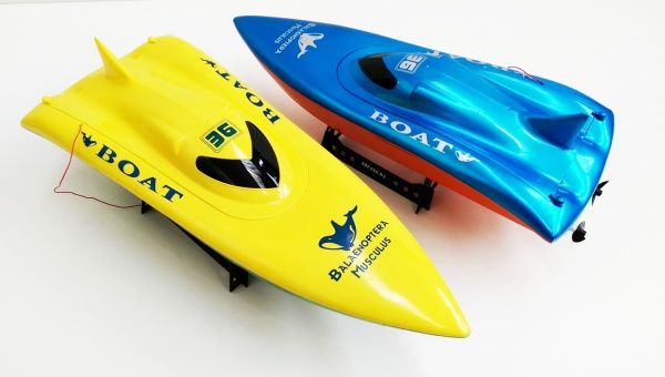 Double Horse Volvo Boat - závodní RC loď - obrázek 1