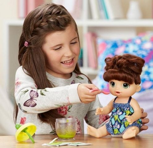 Baby Alive Tmavovlasá panenka s mixérem - obrázek 3
