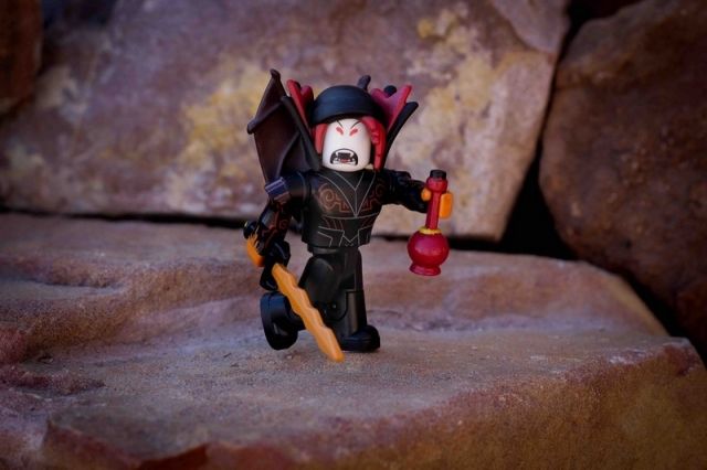 TM Toys Roblox figurka Hunted Vampire - obrázek 4