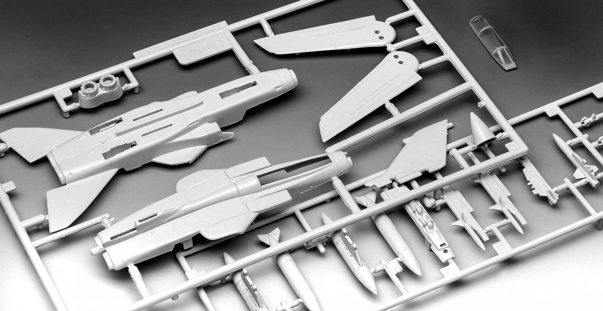 REVELL Build & Play letadlo 06451 - Tornado IDS (1:100) - obrázek 4