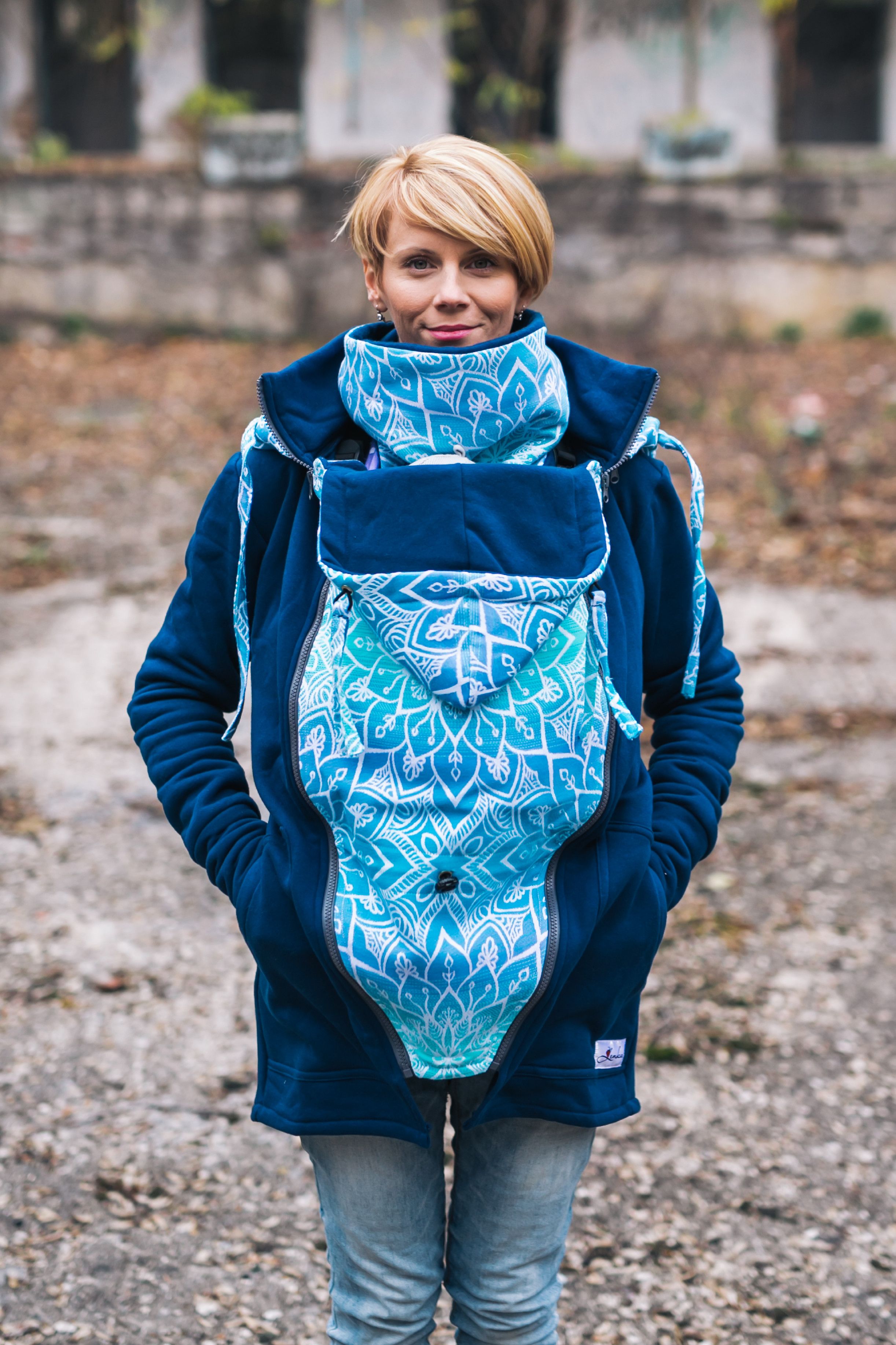 Be Lenka Modrá tepláková mikina se šátkem Mandala - modrá Provedení: Nosící mikina se šátkovou vsádkou 2 v 1, Velikost: XS - obrázek 1