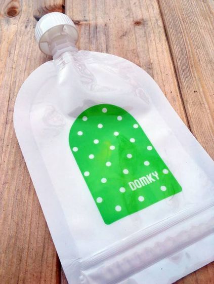 Domky Klasická plnitelná kapsička, 140 ml - puntíky v zelené - obrázek 1