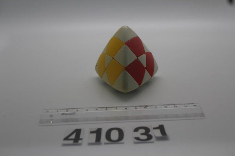pyramida 3vrstvy kulatá - obrázek 1