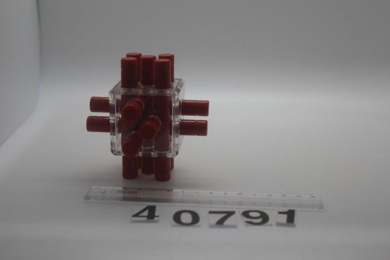 iq puzzle červený - obrázek 1