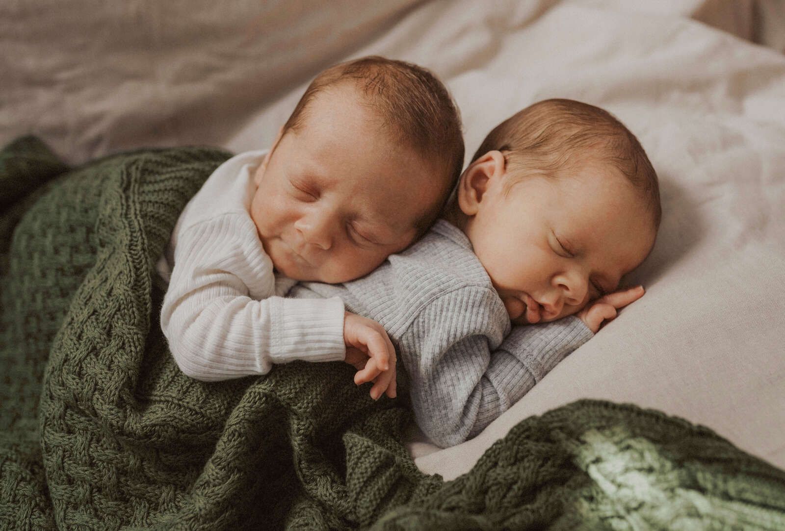 Snuggle Hunny Kids Pletená novorozenecká deka olive - obrázek 2