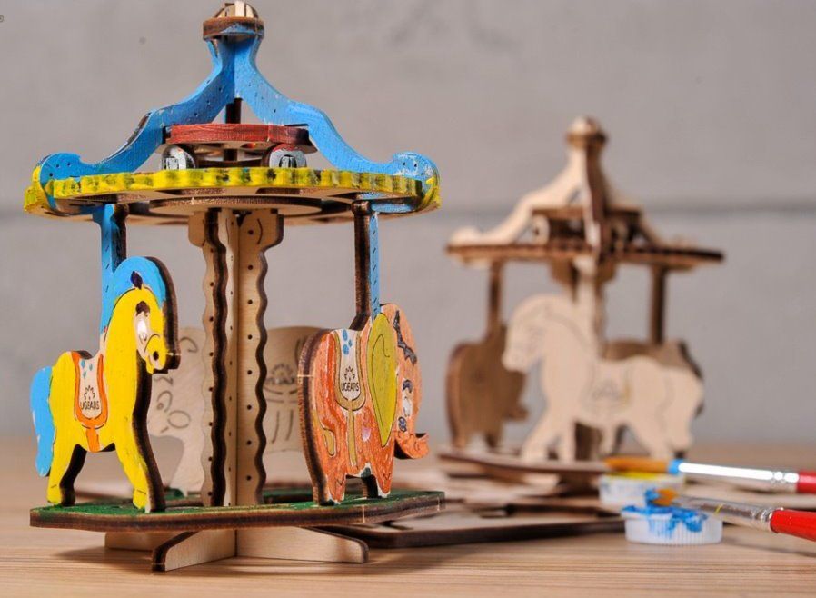 UGEARS 3D puzzle Veselý kolotoč 23 dílků - obrázek 4