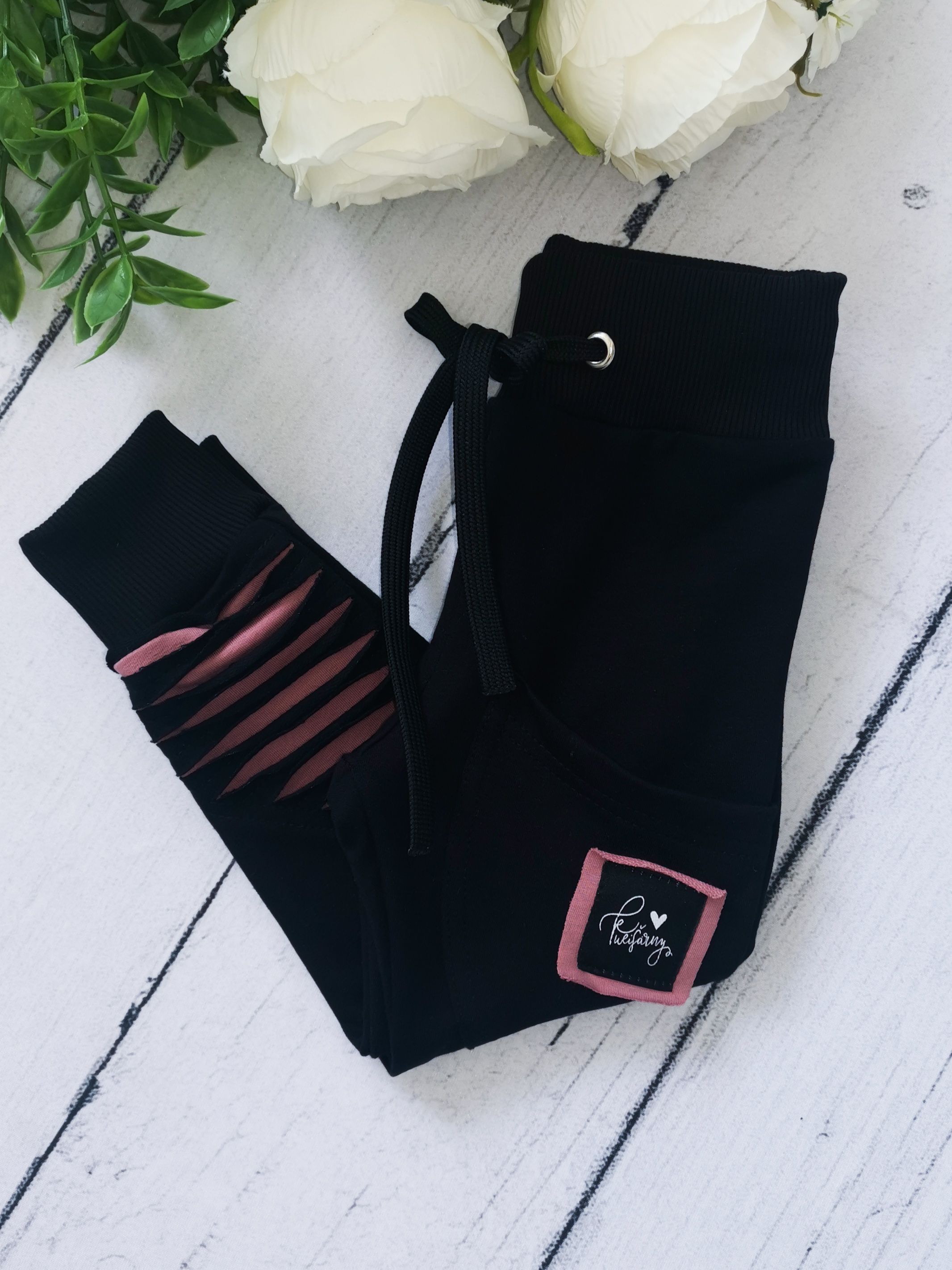 Kulišárny (handmade) Tepláčky rebel ,,Black,, OldPink VELIKOST: 86-92 - obrázek 1