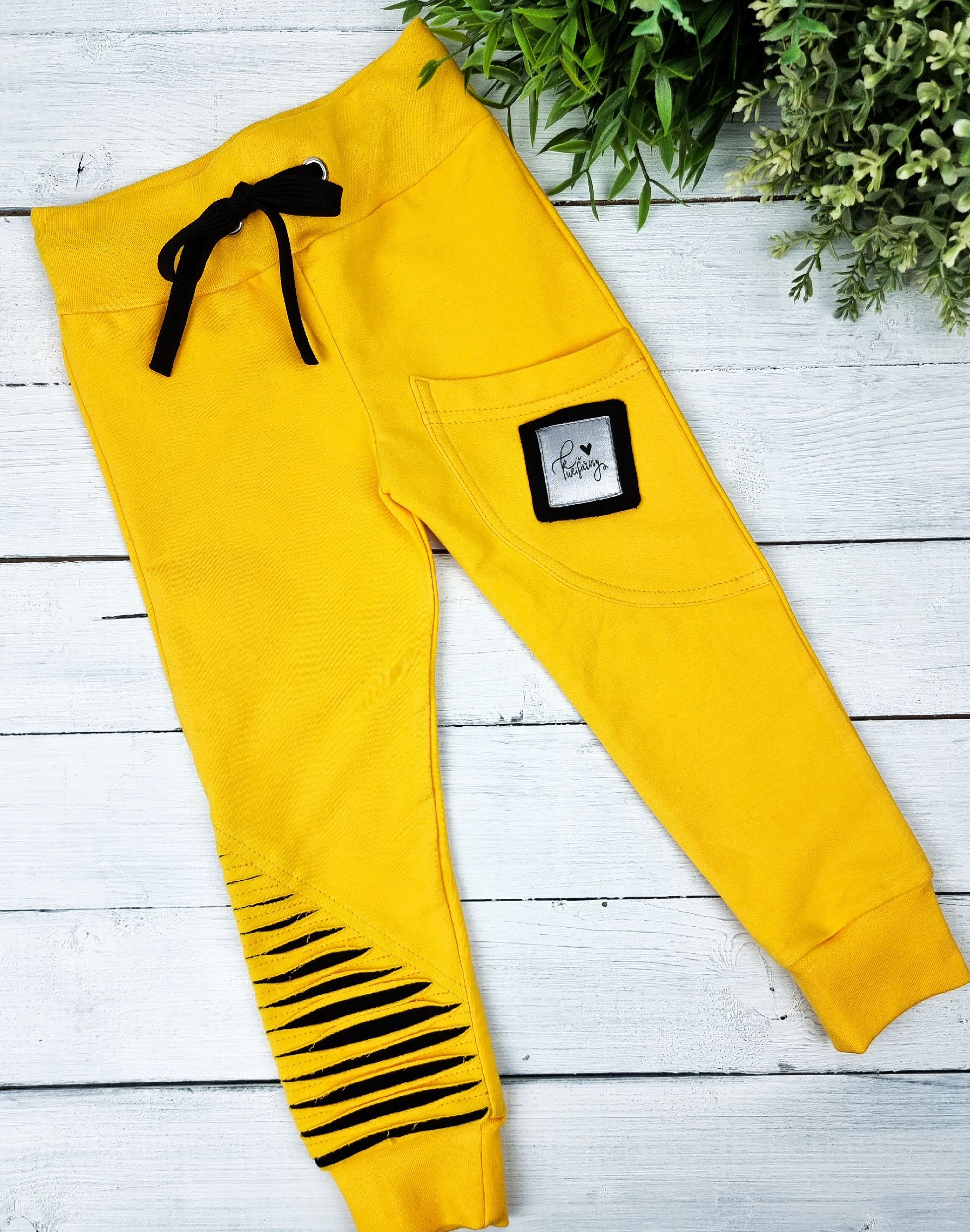 Kulišárny (handmade) Tepláčky rebel ,,YOLK,, Black VELIKOST: 86-92 - obrázek 2