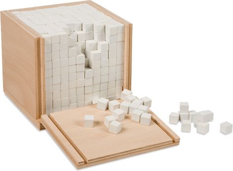 Krabička ve tvaru krychle s tisíci krychličkami - obrázek 1