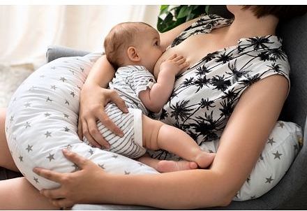 Velký kojící polštář Medi růžové lapače snů - obrázek 6