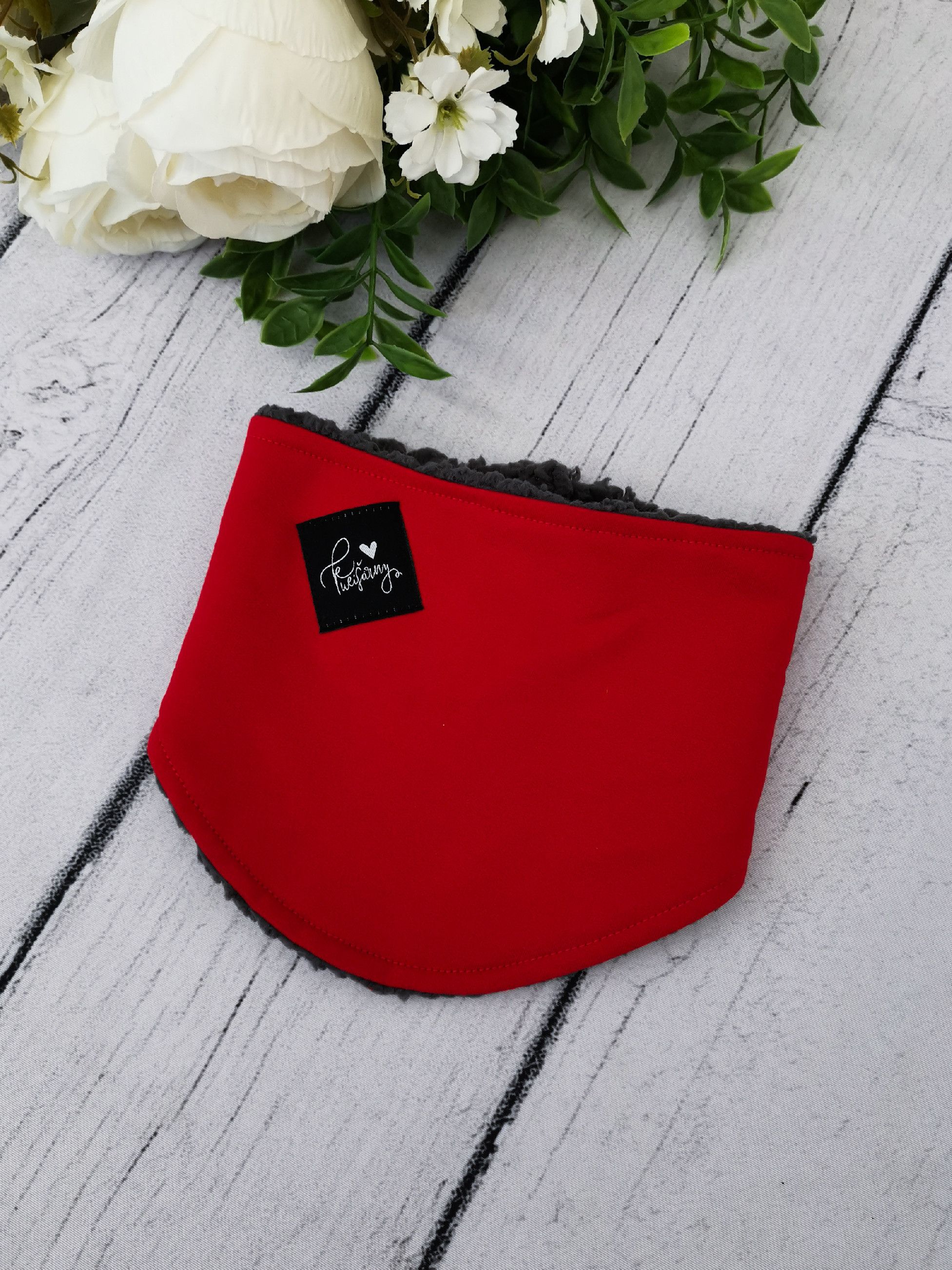 Kulišárny (handmade) Nákrčník s beránkem - rozpínací ,,RED,, VELIKOST: 74-80 - obrázek 1