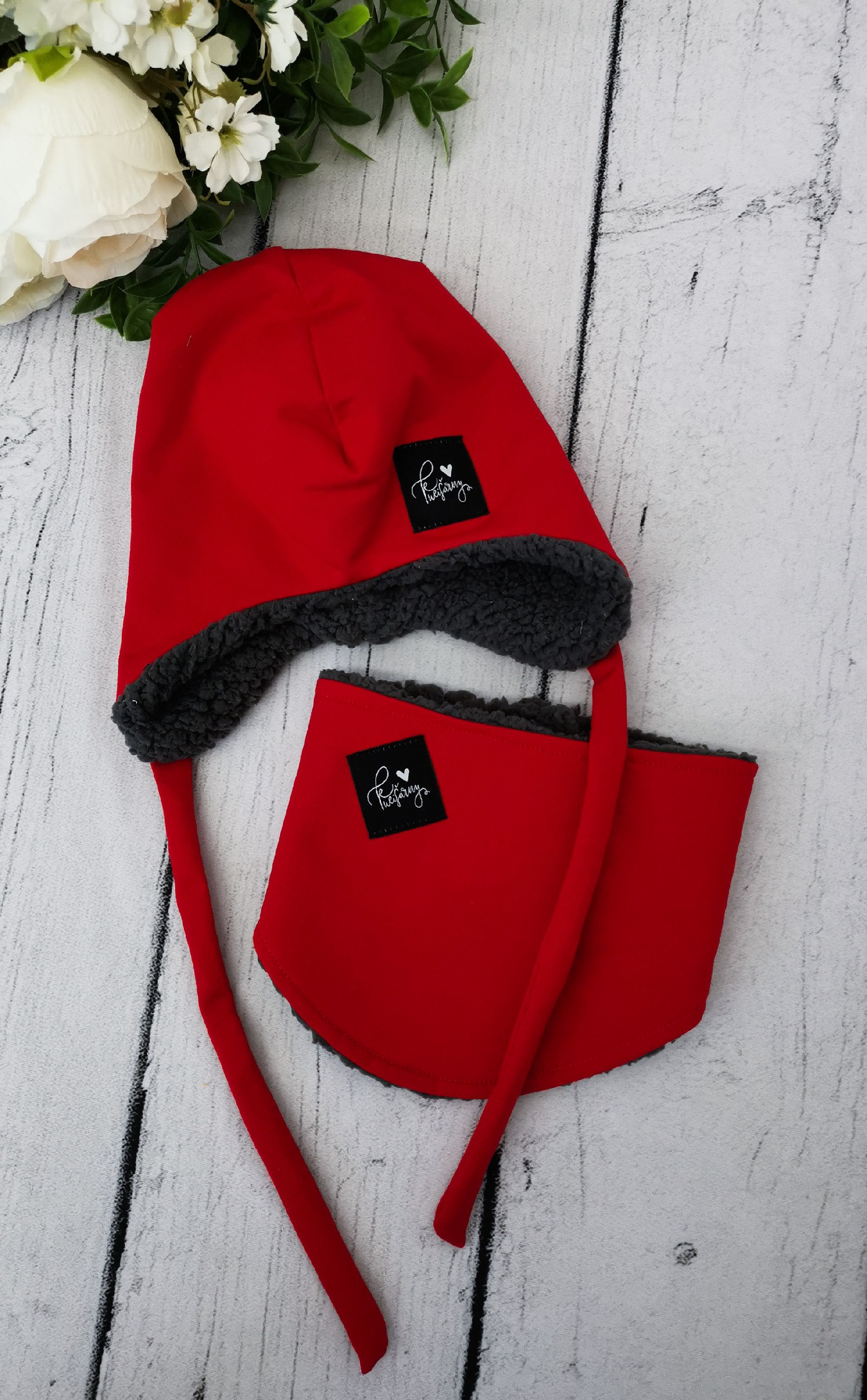 Kulišárny (handmade) Nákrčník s beránkem - rozpínací ,,RED,, VELIKOST: 74-80 - obrázek 3