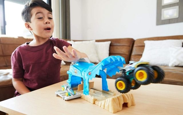Hot Wheels MONSTER TRUCKS ZÁVODNÍ HERNÍ SET - obrázek 12