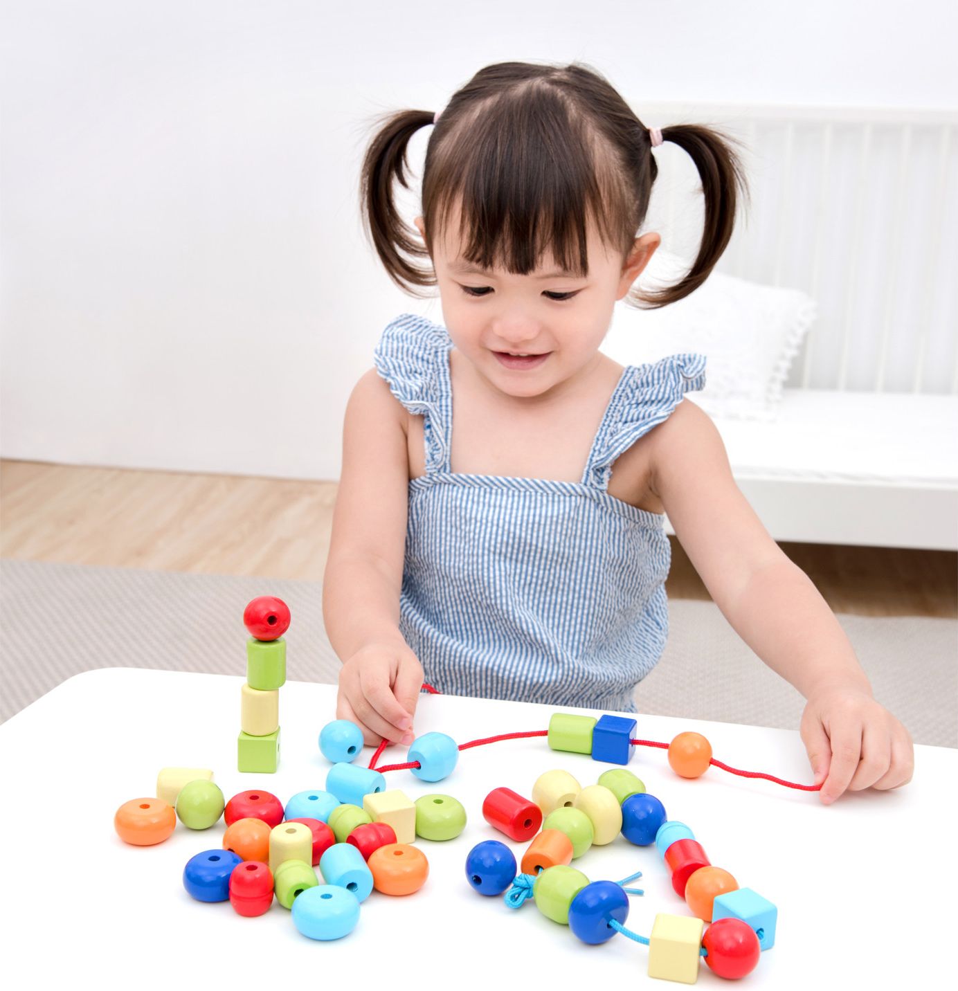 New Classic Toys Dřevěné korálky 100 kusů - obrázek 7