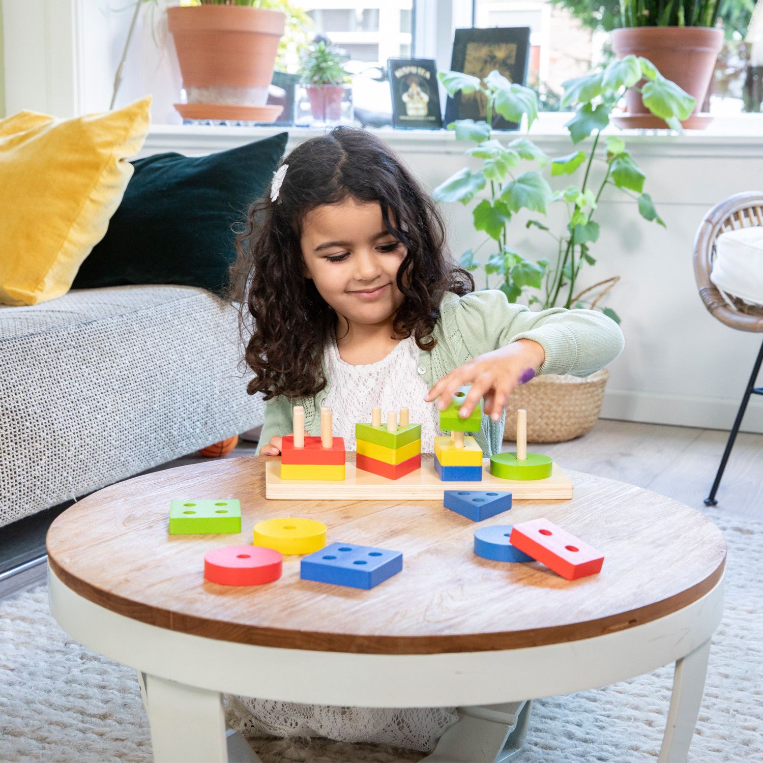 New Classic Toys Dřevěné nasazovací puzzle geometrické tvary - obrázek 5