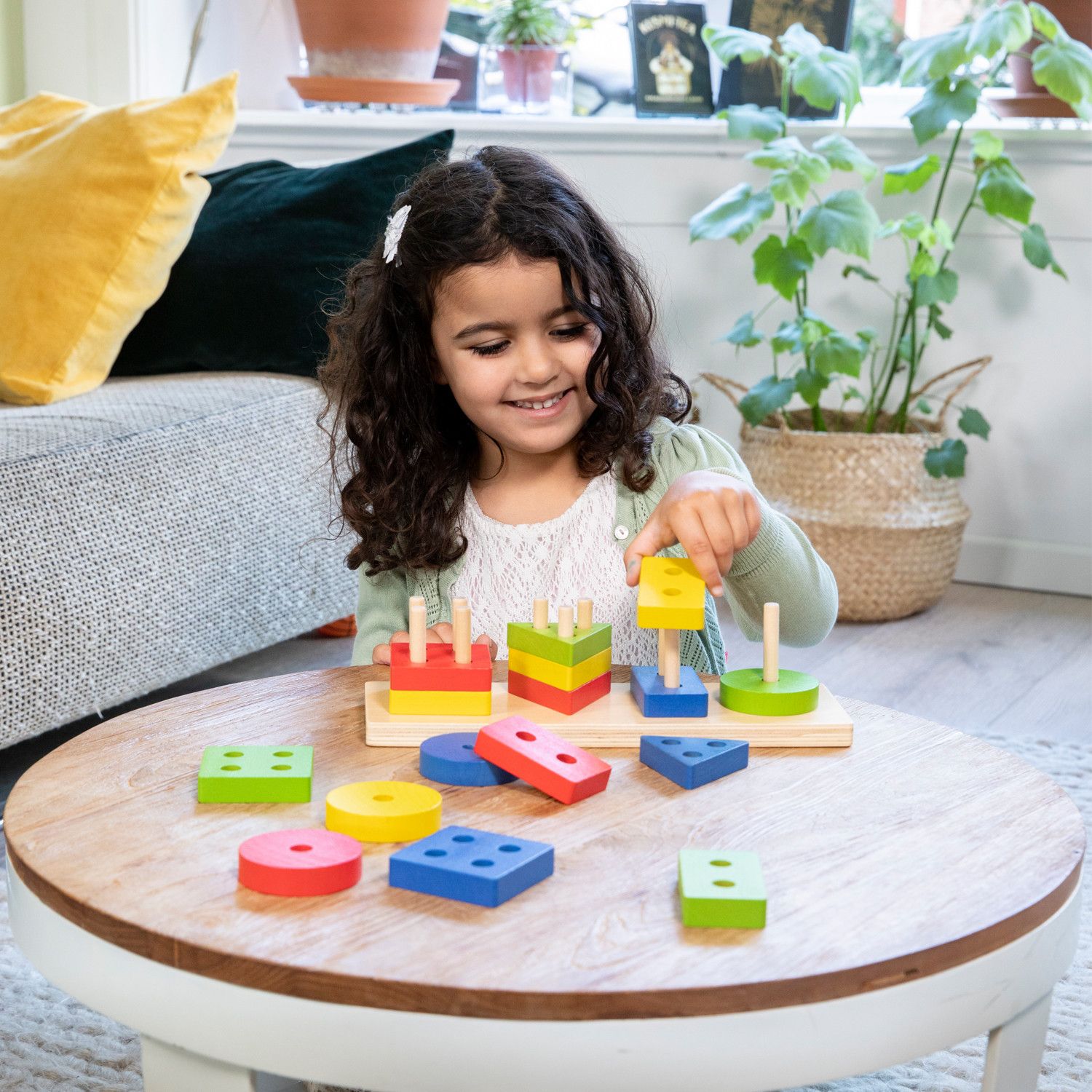 New Classic Toys Dřevěné nasazovací puzzle geometrické tvary - obrázek 6
