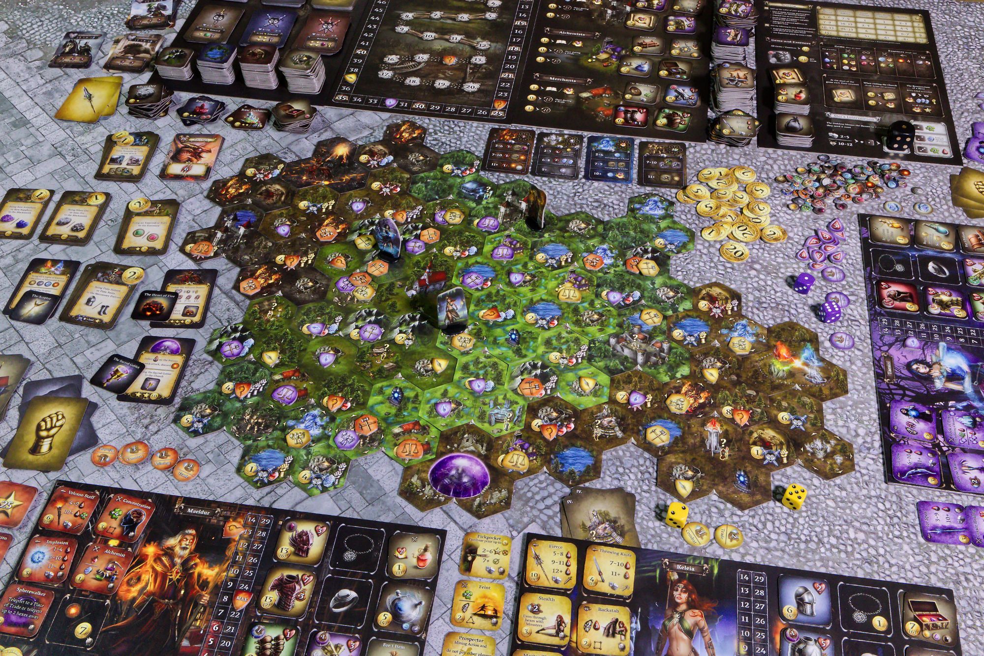 Diea Games Euthia: Torment of Resurrection - Kickstarter Core box miniature pledge CZ - obrázek 3