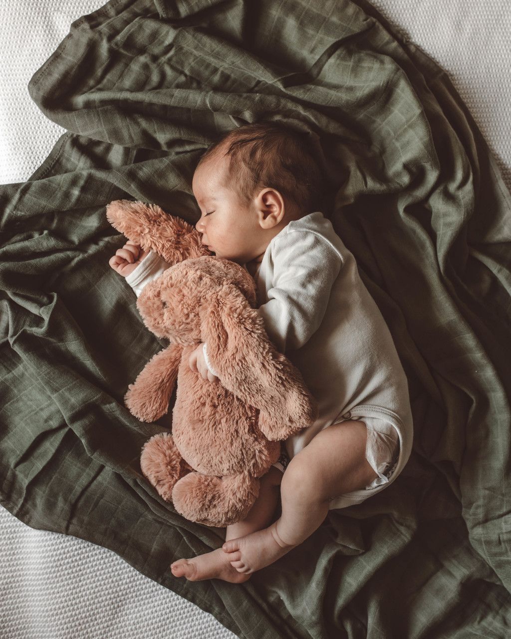 Snuggle Hunny Kids Organická mušelinová zavinovací plena olive - obrázek 3