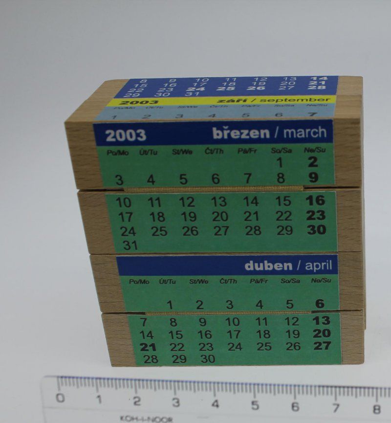 hlavolam kalendář 2003 skládačka - obrázek 1