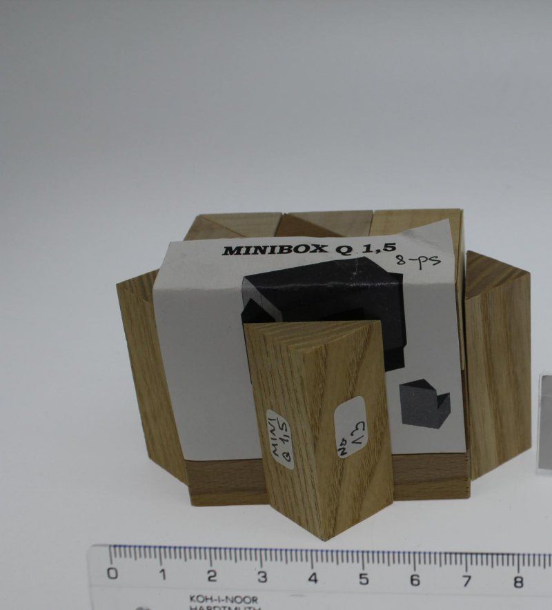 Hlavolam Minibox Q 1,5 - obrázek 1