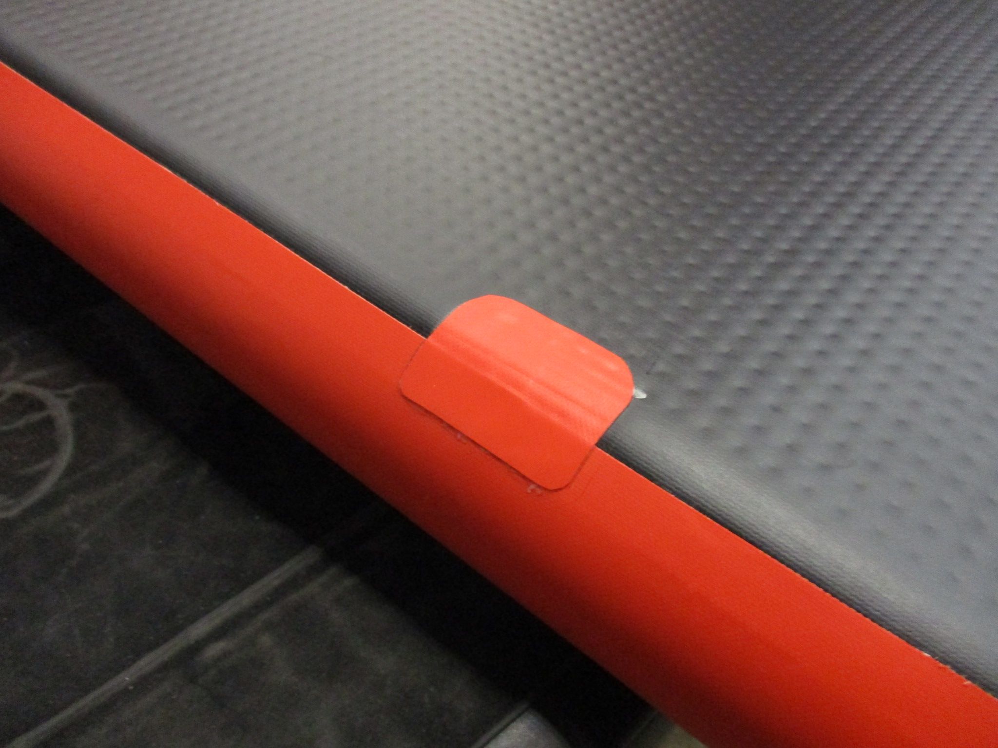 Airtrack MASTER nafukovací žíněnka 300 x 100 x 10 cm - černá - červená - 2. jakost - obrázek 3
