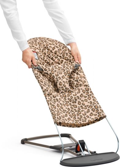 Baby Björn Potah na lehátko Balance BLISS Leopard print cotton - obrázek 1