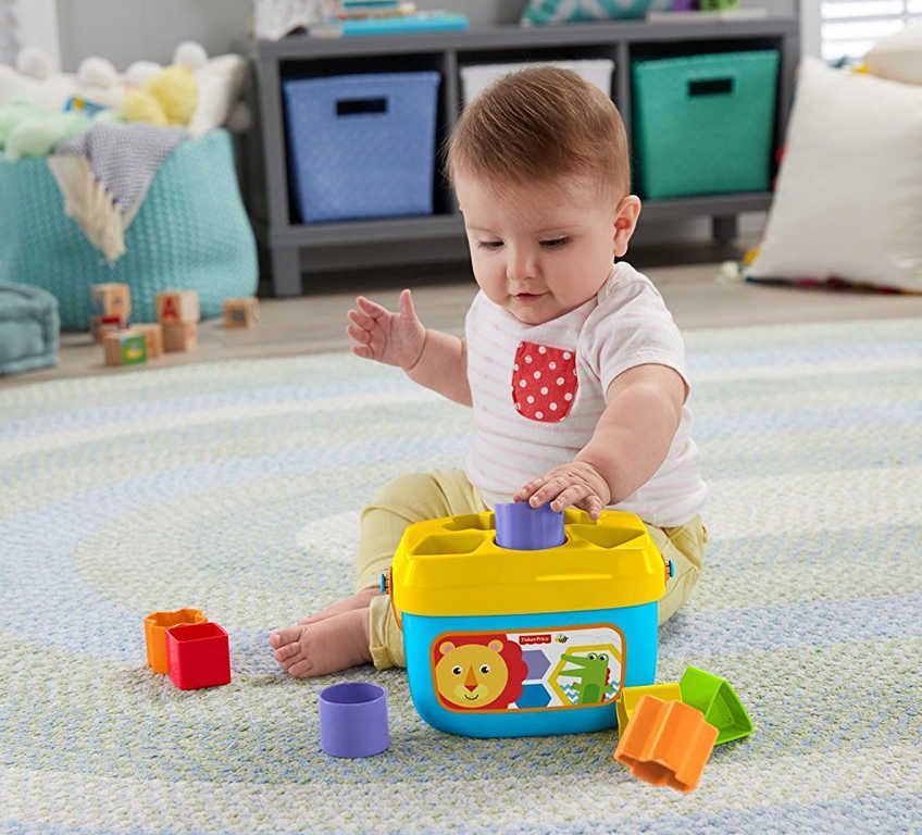FISHER PRICE Baby moje první vkládačka set kyblík + 10 kostek plast pro miminko - obrázek 5