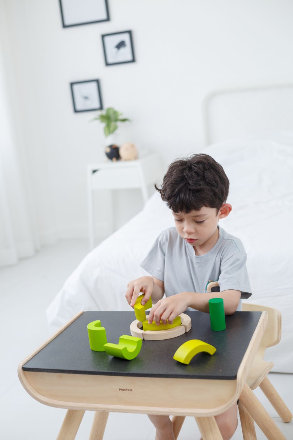 PLAN TOYS Oblouky a kruhy - obrázek 2