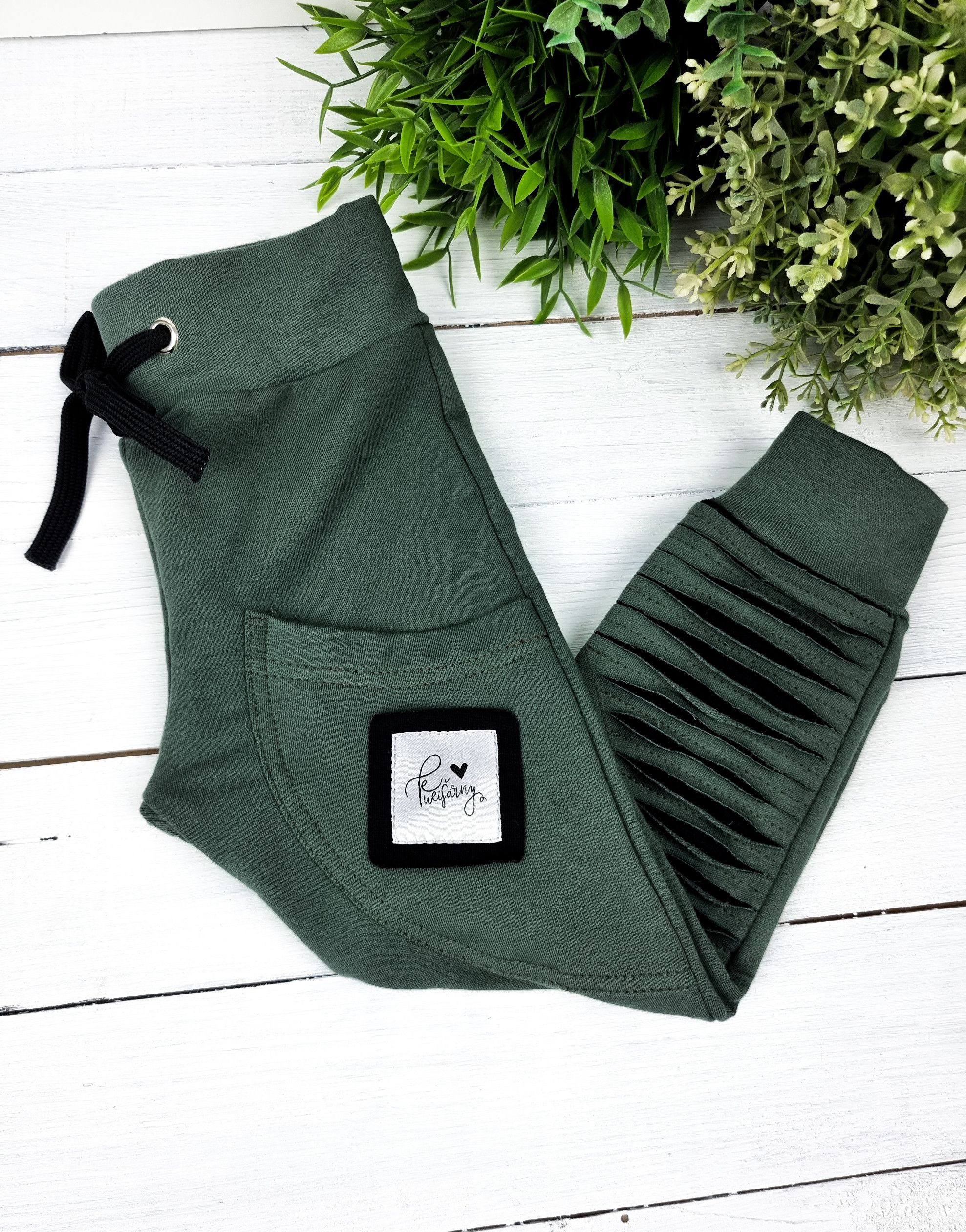 Kulišárny (handmade) Tepláčky rebel ,,OLIVE,, Black VELIKOST: 86-92 - obrázek 1