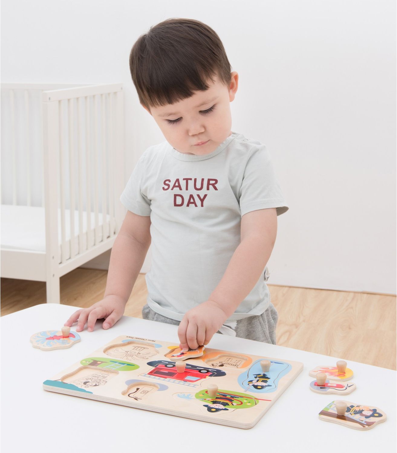 New Classic Toys Dřevěné vkládací puzzle hasiči - obrázek 7