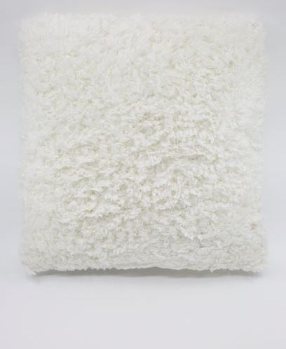 QUENTIN Polštář dekorační chlup 40 x 40 cm bílá - obrázek 1