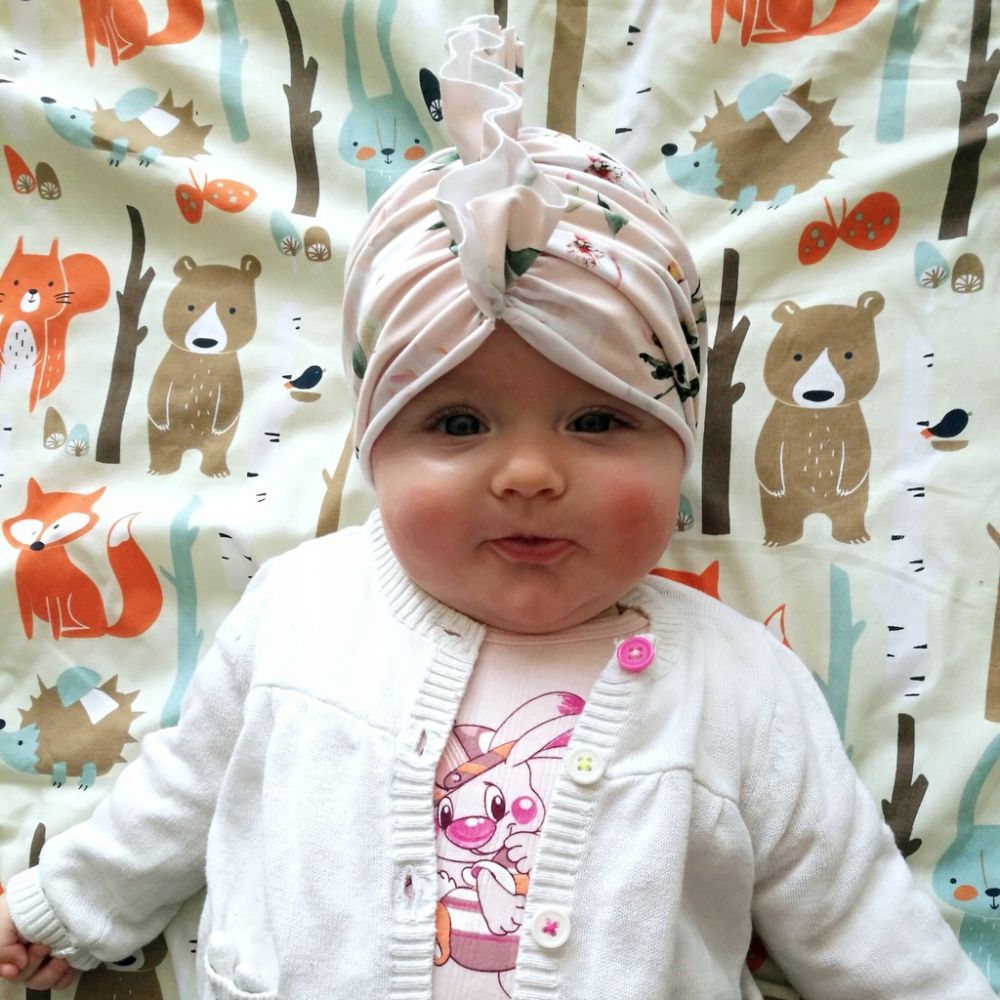 Čepička YO White Flower Turban - obrázek 2