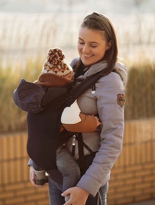Ergonomický nosič MoMi COLLETE Flowers 2021 - obrázek 2