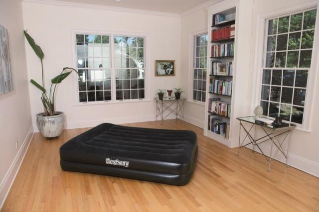 Bestway 67403 Semišová nafukovací matrace s elektrickou pumpou 203x152x46cm - obrázek 8
