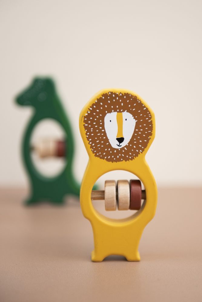 Trixie Dřevěné chrastítko Wooden rattle Mr. Lion 2021 - obrázek 2