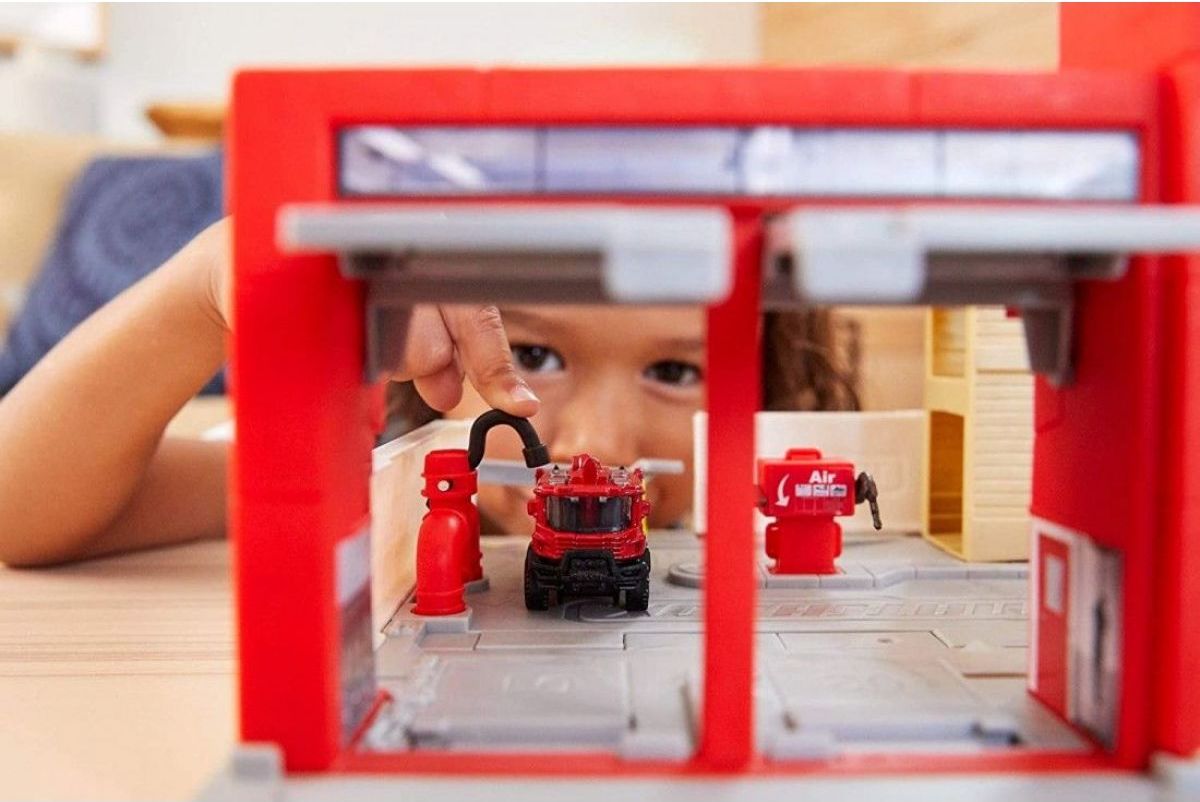 Matchbox Auto Hasičská stanice se světly a zvuky - obrázek 7
