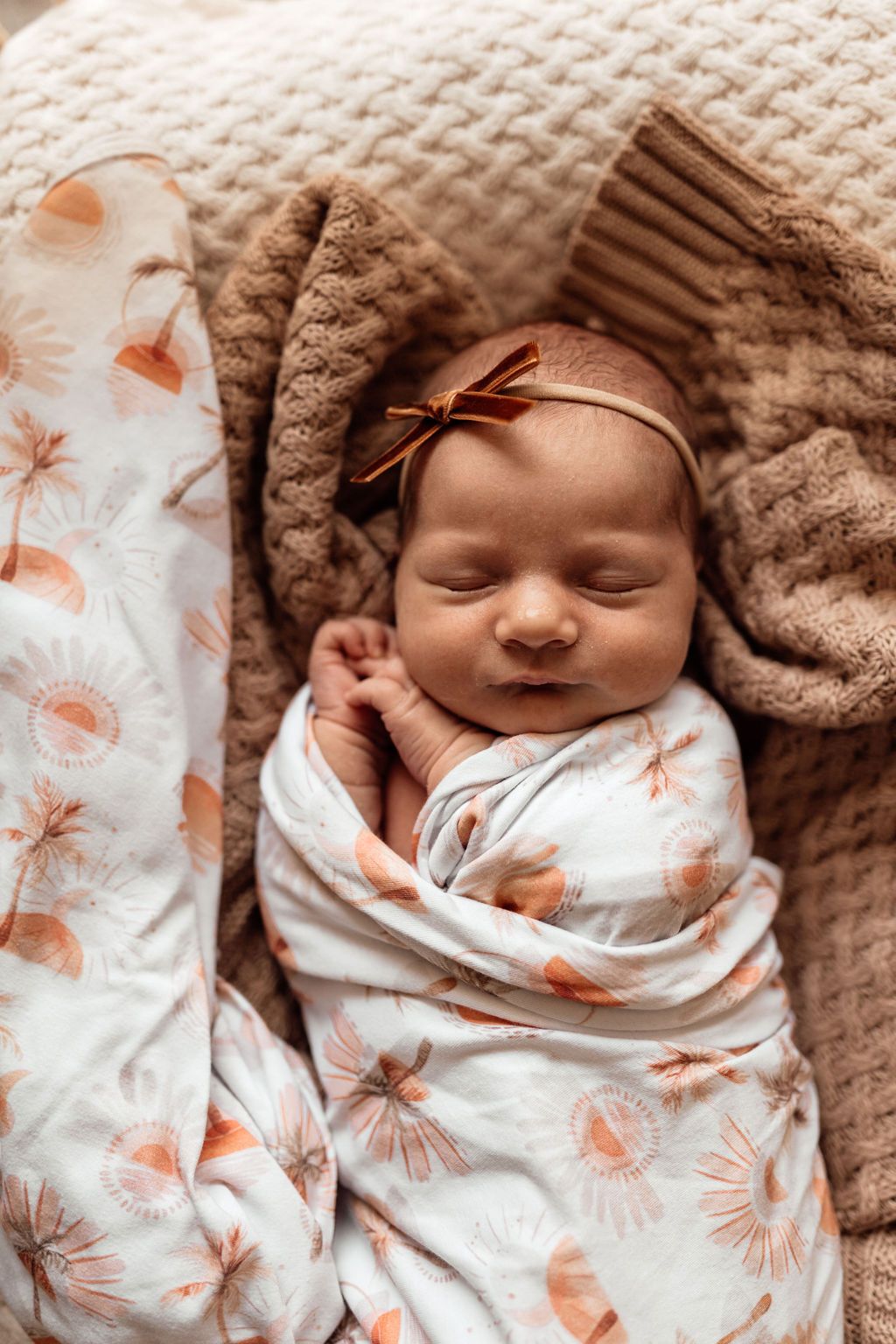 Snuggle Hunny Kids Bavlněná zavinovačka / šátek s čepicí set Paradise - obrázek 3