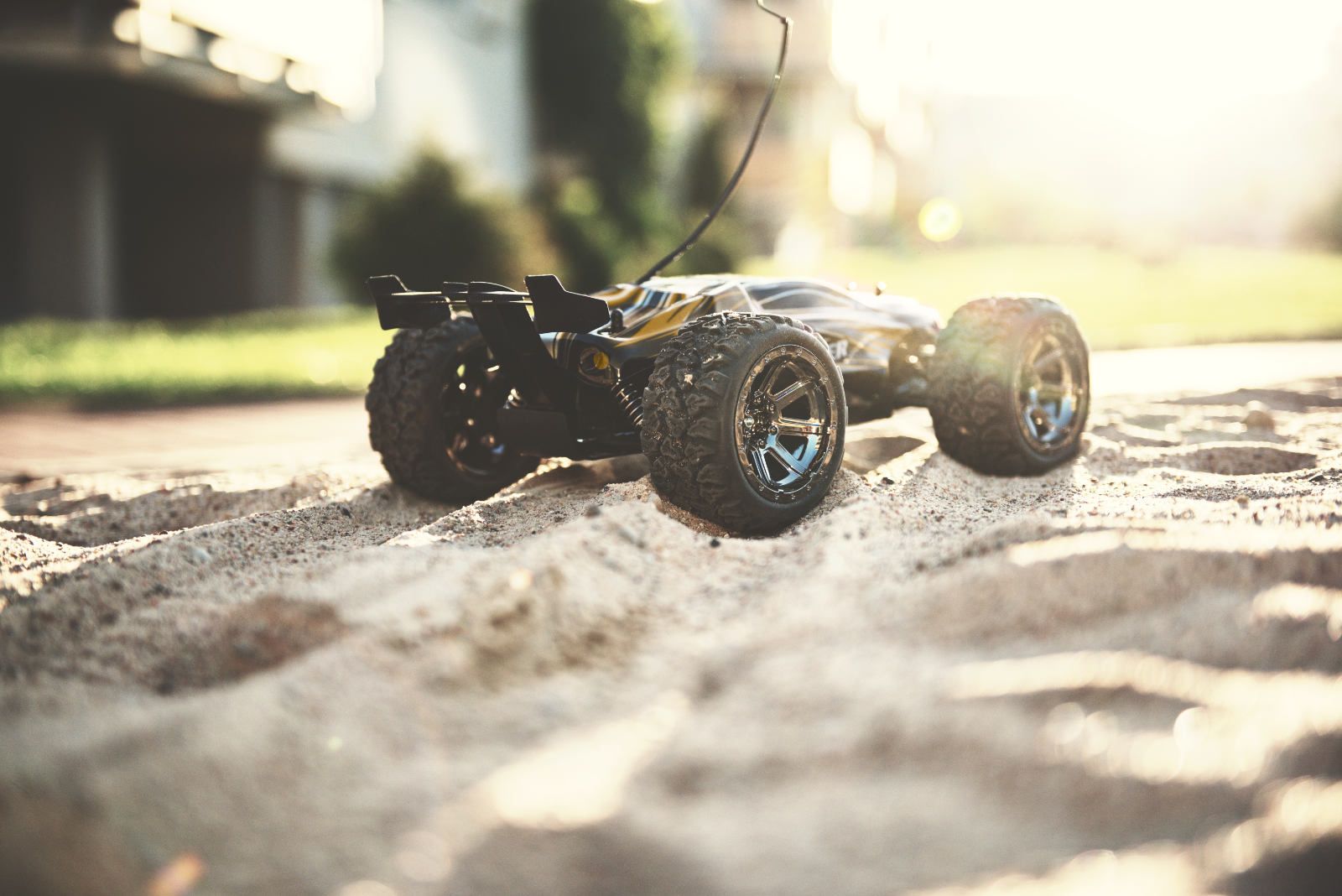 RC auto Land Buster 4x4 1:12 žluté - obrázek 4