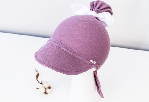 Baby Nellys Baby Nellys Lehký mušelínový šátek s kšiltem na zavazování + mašle, fialový, lila 80-98 (9-36m) - obrázek 3