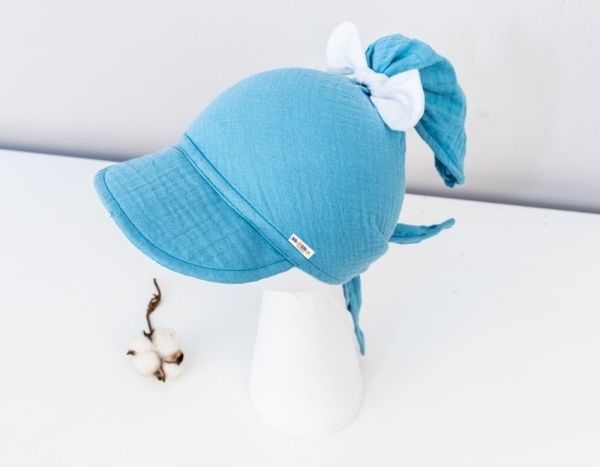 Baby Nellys Baby Nellys Lehký mušelínový šátek s kšiltem na zavazování + mašle, modrý 80-98 (9-36m) - obrázek 1